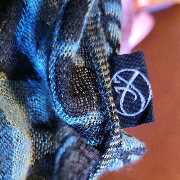 Colorful Patterned Scarf - Picture 4 of 5